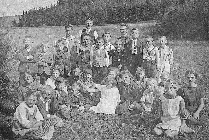 Soubor:kmen Mohawků Křižatky.jpg