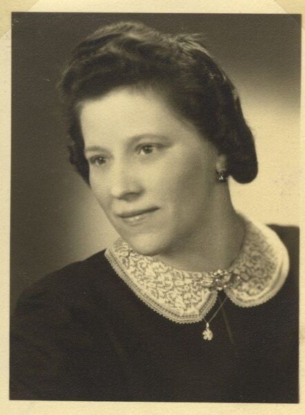 Soubor:Helena Kapicová.jpg